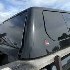 USED LEER 100XL TRUCK CAP 2022 DODGE RAM 2500 CREW CAB SHORT BED BLACK - 17167536